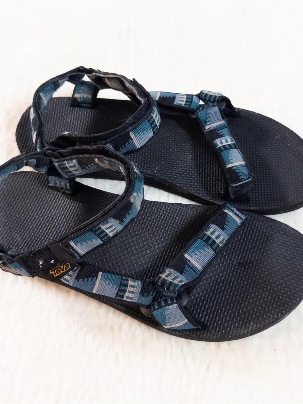 Teva Original Universal Sandals – Men’s Size 12, Blue Aztec Print